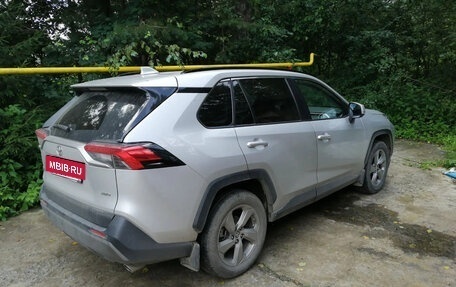 Toyota RAV4, 2021 год, 3 100 000 рублей, 5 фотография