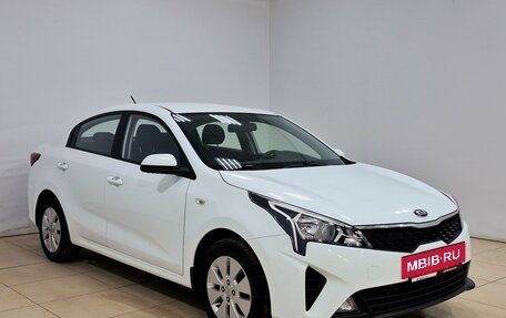 KIA Rio IV, 2020 год, 1 380 000 рублей, 3 фотография