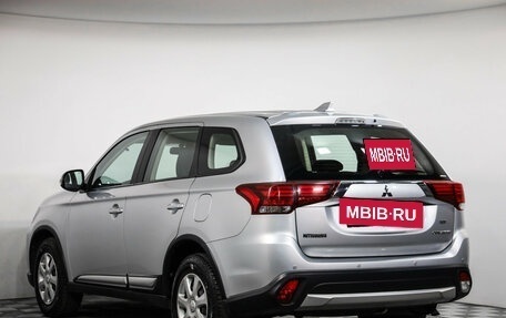 Mitsubishi Outlander III рестайлинг 3, 2017 год, 2 150 000 рублей, 8 фотография
