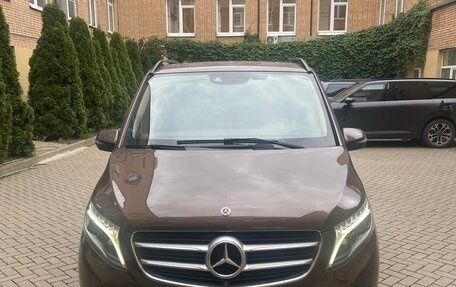Mercedes-Benz V-Класс, 2018 год, 3 700 000 рублей, 1 фотография