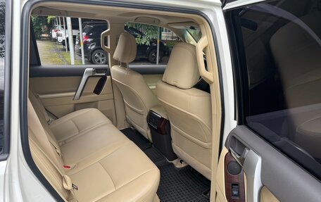Toyota Land Cruiser Prado 150 рестайлинг 2, 2016 год, 4 250 000 рублей, 8 фотография