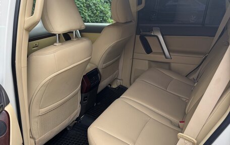 Toyota Land Cruiser Prado 150 рестайлинг 2, 2016 год, 4 250 000 рублей, 16 фотография