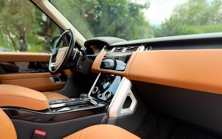 Land Rover Range Rover IV рестайлинг, 2019 год, 14 499 000 рублей, 10 фотография