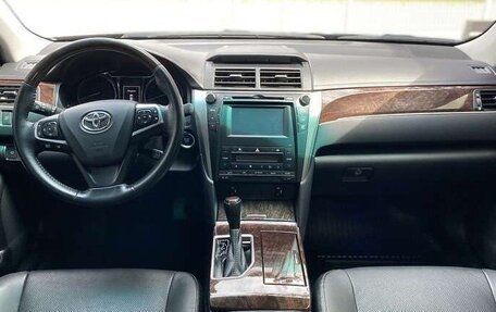 Toyota Camry, 2017 год, 1 375 000 рублей, 2 фотография