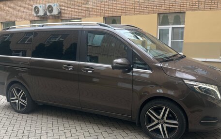 Mercedes-Benz V-Класс, 2018 год, 3 700 000 рублей, 4 фотография