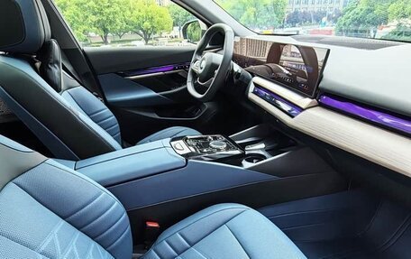 BMW 5 серия, 2024 год, 6 095 005 рублей, 8 фотография
