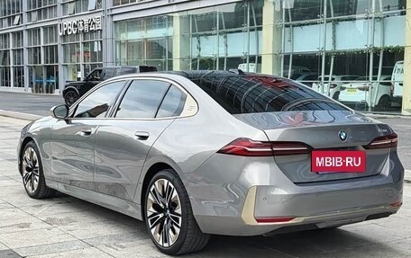 BMW 5 серия, 2024 год, 6 095 005 рублей, 3 фотография