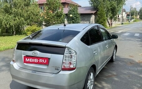 Toyota Prius, 2011 год, 500 000 рублей, 2 фотография