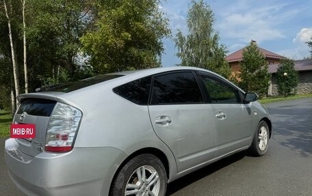 Toyota Prius, 2011 год, 500 000 рублей, 8 фотография