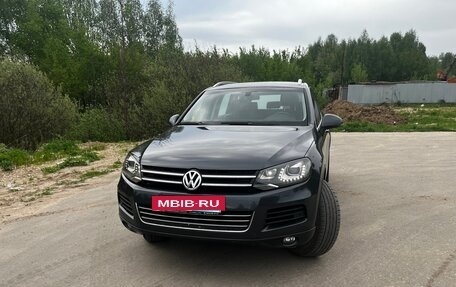 Volkswagen Touareg III, 2012 год, 1 850 000 рублей, 2 фотография