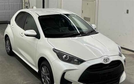 Toyota Yaris, 2022 год, 775 000 рублей, 1 фотография