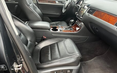Volkswagen Touareg III, 2012 год, 1 850 000 рублей, 26 фотография