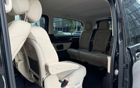 Mercedes-Benz V-Класс, 2022 год, 8 900 000 рублей, 19 фотография