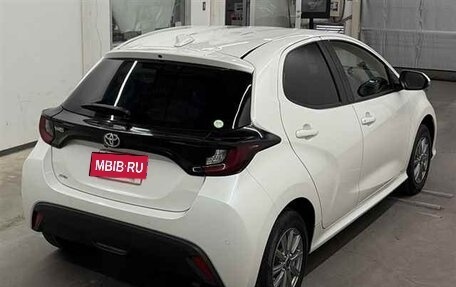 Toyota Yaris, 2022 год, 775 000 рублей, 3 фотография