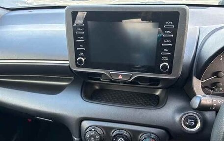 Toyota Yaris, 2022 год, 775 000 рублей, 8 фотография