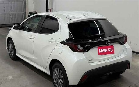 Toyota Yaris, 2022 год, 775 000 рублей, 5 фотография