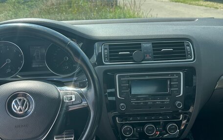 Volkswagen Jetta VI, 2016 год, 1 050 000 рублей, 5 фотография