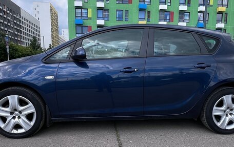 Opel Astra J, 2011 год, 1 030 000 рублей, 2 фотография
