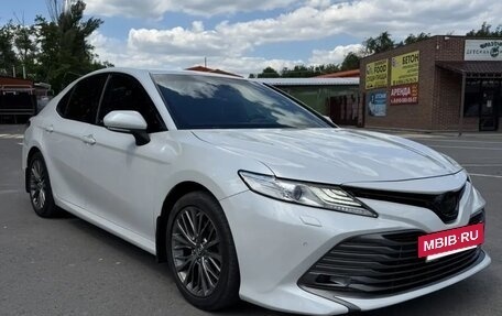 Toyota Camry, 2018 год, 1 750 000 рублей, 6 фотография