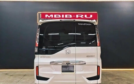 Honda Stepwgn IV, 2019 год, 2 300 000 рублей, 5 фотография