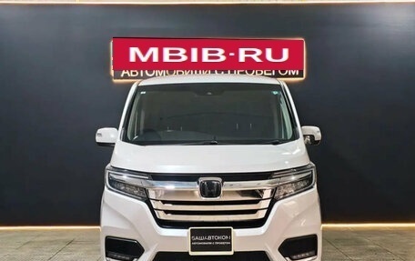 Honda Stepwgn IV, 2019 год, 2 300 000 рублей, 2 фотография