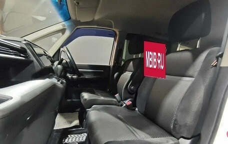 Honda Stepwgn IV, 2019 год, 2 300 000 рублей, 18 фотография