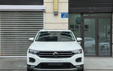 Volkswagen T-Roc I, 2022 год, 2 000 000 рублей, 1 фотография