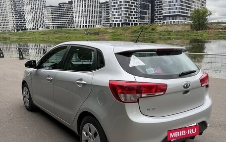 KIA Rio III рестайлинг, 2016 год, 1 000 000 рублей, 6 фотография