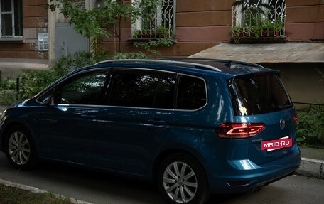 Volkswagen Touran III, 2017 год, 1 550 000 рублей, 6 фотография