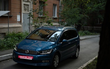 Volkswagen Touran III, 2017 год, 1 550 000 рублей, 3 фотография
