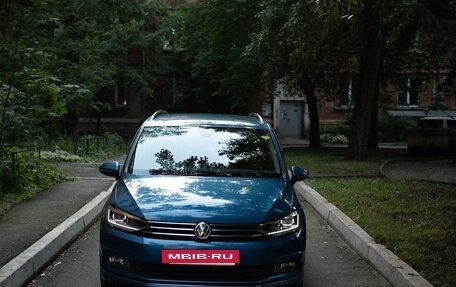 Volkswagen Touran III, 2017 год, 1 550 000 рублей, 2 фотография