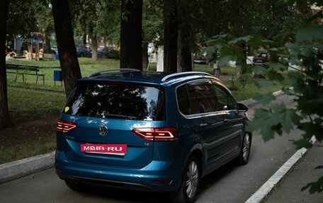 Volkswagen Touran III, 2017 год, 1 550 000 рублей, 4 фотография