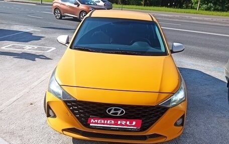 Hyundai Solaris II рестайлинг, 2021 год, 1 380 000 рублей, 2 фотография