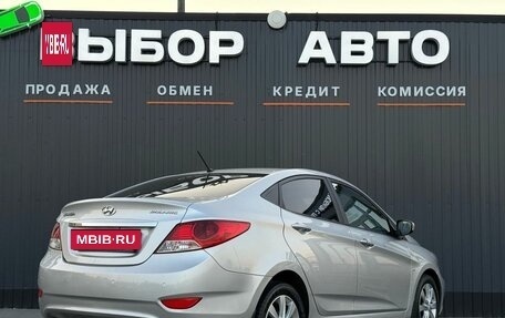 Hyundai Solaris II рестайлинг, 2011 год, 830 000 рублей, 2 фотография