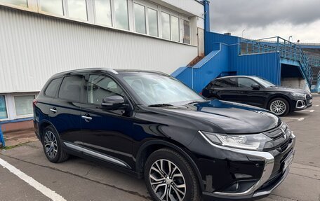 Mitsubishi Outlander III рестайлинг 3, 2018 год, 2 030 000 рублей, 3 фотография