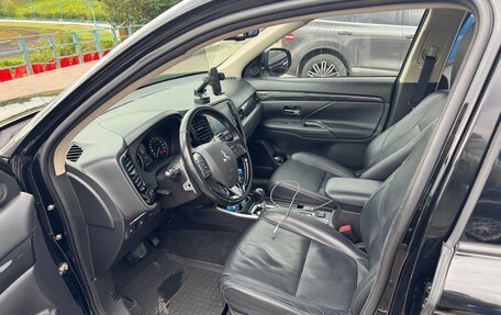 Mitsubishi Outlander III рестайлинг 3, 2018 год, 2 030 000 рублей, 7 фотография