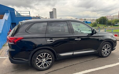Mitsubishi Outlander III рестайлинг 3, 2018 год, 2 030 000 рублей, 4 фотография