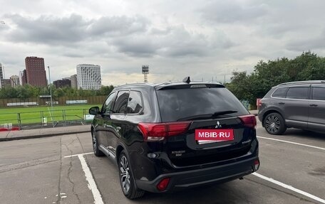 Mitsubishi Outlander III рестайлинг 3, 2018 год, 2 030 000 рублей, 5 фотография