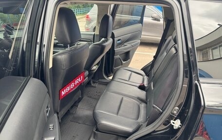 Mitsubishi Outlander III рестайлинг 3, 2018 год, 2 030 000 рублей, 11 фотография