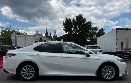 Toyota Camry, 2021 год, 2 250 000 рублей, 3 фотография