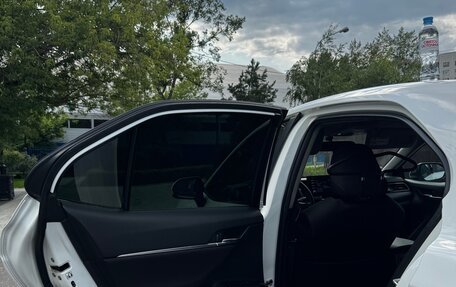 Toyota Camry, 2021 год, 2 250 000 рублей, 19 фотография
