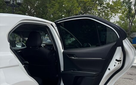 Toyota Camry, 2021 год, 2 250 000 рублей, 15 фотография