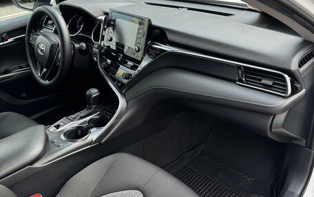 Toyota Camry, 2021 год, 2 250 000 рублей, 30 фотография