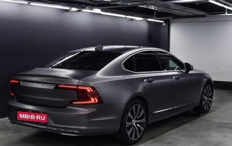 Volvo S90 II рестайлинг, 2021 год, 3 200 000 рублей, 2 фотография
