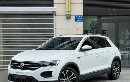 Volkswagen T-Roc I, 2022 год, 2 000 000 рублей, 3 фотография
