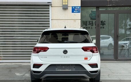 Volkswagen T-Roc I, 2022 год, 2 000 000 рублей, 12 фотография