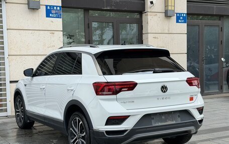 Volkswagen T-Roc I, 2022 год, 2 000 000 рублей, 13 фотография