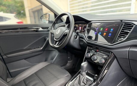 Volkswagen T-Roc I, 2022 год, 2 000 000 рублей, 11 фотография