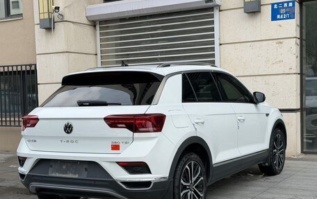 Volkswagen T-Roc I, 2022 год, 2 000 000 рублей, 14 фотография