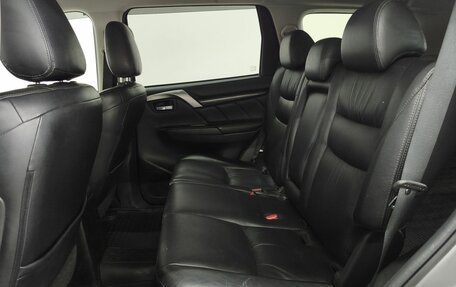 Mitsubishi Pajero Sport III рестайлинг, 2017 год, 2 875 000 рублей, 12 фотография
